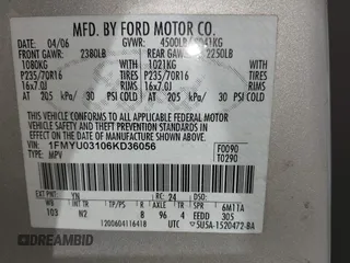 2006 Ford Escape XLT z VIN 1FMYU03106KD36056, wystawiony jako IAAI lot #42806356 z przebiegiem 175 183 mil mil oraz . Historia ofert i sprzedaży dostępna na DreamBid. Obrazek 9.