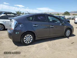 2014 Toyota Prius with VIN JTDKN3DP2E3057714, listed as a Copart auction lot 61210415 with 155,153 mi miles and Salvage title. Bid and sale history available at DreamBid. Image 3.