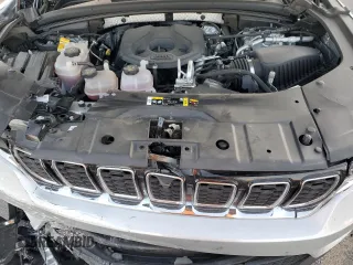 2023 Jeep Grand Cherokee 30th Anniversary z VIN 1C4RJYB64P8862699, wystawiony jako Copart lot #80784374 z przebiegiem 10 284 mil mil oraz Szkoda całkowita • Salvage title. Historia ofert i sprzedaży dostępna na DreamBid. Obrazek 13.