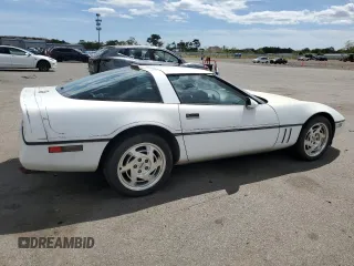 1990 Chevrolet Corvette z VIN 1G1YY2382L5115420, wystawiony jako Copart lot #57966615 z przebiegiem Nie podano mil oraz Tytuł czysty. Historia ofert i sprzedaży dostępna na DreamBid. Obrazek 3.