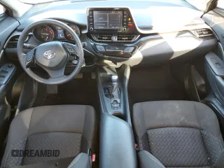 2021 Toyota C-HR LE z VIN NMTKHMBX5MR131252, wystawiony jako Copart lot #44527145 z przebiegiem 56 103 mil mil oraz Tytuł czysty. Historia ofert i sprzedaży dostępna na DreamBid. Obrazek 8.