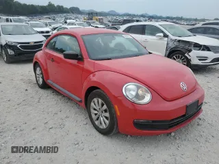 2014 Volkswagen Beetle Entry z VIN 3VWF17AT1EM638445, wystawiony jako Copart lot #62499104 z przebiegiem 85 895 mil mil oraz Szkoda całkowita • Salvage title. Historia ofert i sprzedaży dostępna na DreamBid. Obrazek 4.