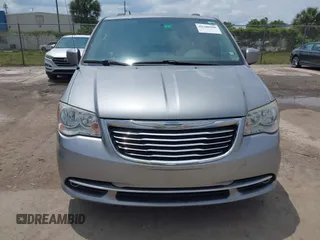 2016 Chrysler Town & Country Touring with VIN 2C4RC1BG4GR193462, listed as a IAAI auction lot 42200990 with 140,430 mi miles. Bid and sale history available at carsss.com. Image 6.