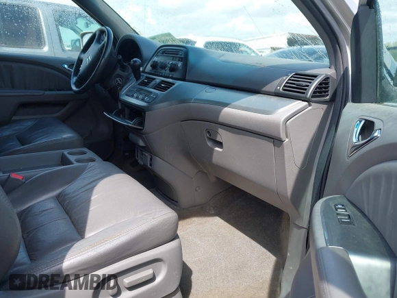 2008 Honda Odyssey EX-L with VIN 5FNRL38668B102716, listed as a IAAI auction lot 41908212 with 221,253 mi miles. Bid and sale history available at carsss.com. Image 5.