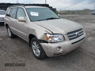 2006 Toyota Highlander Hybrid with VIN JTEEW21AX60007243, listed as a IAAI auction lot 42032134 with 154,901 mi miles. Bid and sale history available at carsss.com. Image 6.