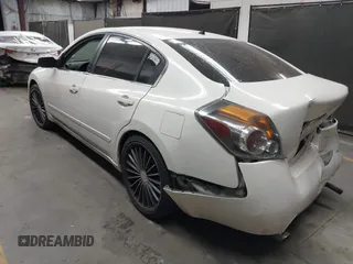 2008 Nissan Altima 2.5 with VIN 1N4AL21E68C230515, listed as a IAAI auction lot 39448523 with 170,916 mi miles. Bid and sale history available at carsss.com. Image 3.