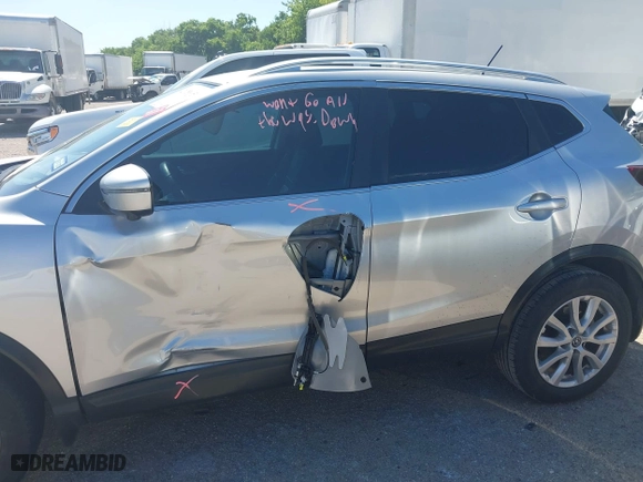 2022 Nissan Rogue Sport SV with VIN JN1BJ1BW0NW487477, listed as a IAAI auction lot 42075815 with 37,362 mi miles. Bid and sale history available at carsss.com. Image 14.