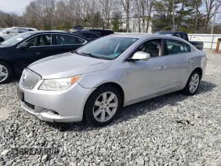 2010 Buick LaCrosse CXL z VIN 1G4GD5EG0AF142400, wystawiony jako Copart lot #50905175 z przebiegiem 87 449 mil mil oraz Czysty tytuł • Clean title. Historia ofert i sprzedaży dostępna na DreamBid. Obrazek 1.