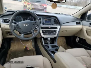 2016 Hyundai Sonata Hybrid SE with VIN KMHE24L18GA025627, listed as a Copart auction lot 70161692 with 176,228 mi miles. Bid and sale history available at carsss.com. Image 8.