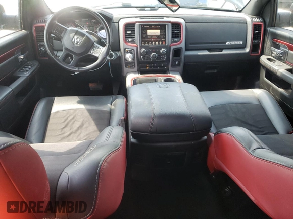 2015 Ram 1500 Rebel z VIN 1C6RR7YT4FS751370, wystawiony jako Copart lot #61675064 z przebiegiem 90 245 mil mil oraz Szkoda całkowita • Salvage title. Historia ofert i sprzedaży dostępna na DreamBid. Obrazek 8.