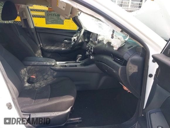 2024 Nissan Sentra SV with VIN 3N1AB8CV5RY267743, listed as a IAAI auction lot 40641292 with 19,272 mi miles and . Bid and sale history available at DreamBid. Image 5.
