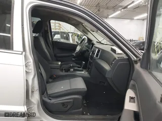 2009 Jeep Grand Cherokee Laredo with VIN 1J8GR48KX9C516873, listed as a IAAI auction lot 41610781 with 199,246 mi miles. Bid and sale history available at carsss.com. Image 5.