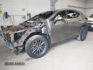 2024 Lexus NX 350h Premium z VIN 2T2GKCEZXRC020420, wystawiony jako IAAI lot #41959942 z przebiegiem 26 195 mil mil oraz . Historia ofert i sprzedaży dostępna na DreamBid. Obrazek 2.