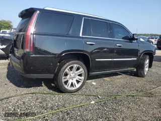 2019 Cadillac Escalade Premium Luxury with VIN 1GYS4CKJ9KR395566, listed as a Copart auction lot 60451533 with 55,328 mi miles and Salvage Title. Bid and sale history available at carsss.com. Image 3.