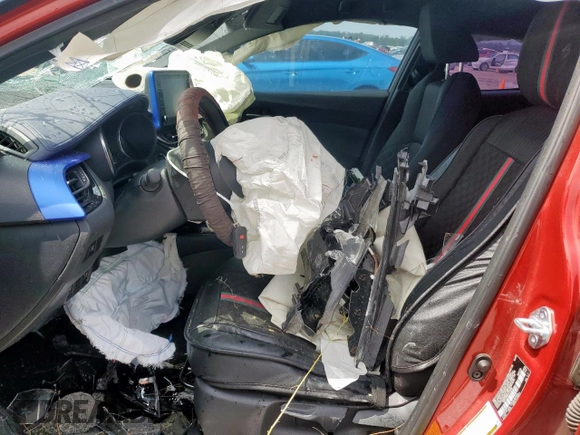 2020 Toyota C-HR LE z VIN NMTKHMBX4LR118586, wystawiony jako Copart lot #59542645 z przebiegiem 67 018 mil mil oraz Szkoda całkowita • Salvage title. Historia ofert i sprzedaży dostępna na DreamBid. Obrazek 7.