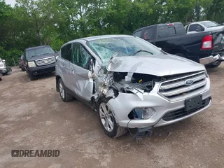 2017 Ford Escape SE z VIN 1FMCU0GD2HUB76901, wystawiony jako IAAI lot #42283677 z przebiegiem 91 459 mil mil oraz . Historia ofert i sprzedaży dostępna na DreamBid. Obrazek 1.