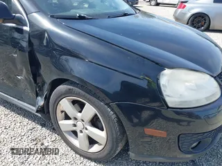 2009 Volkswagen Jetta Sedan SE with VIN 3VWRM71K79M131020, listed as a IAAI auction lot 42096465 with 316,631 mi miles. Bid and sale history available at carsss.com. Image 6.