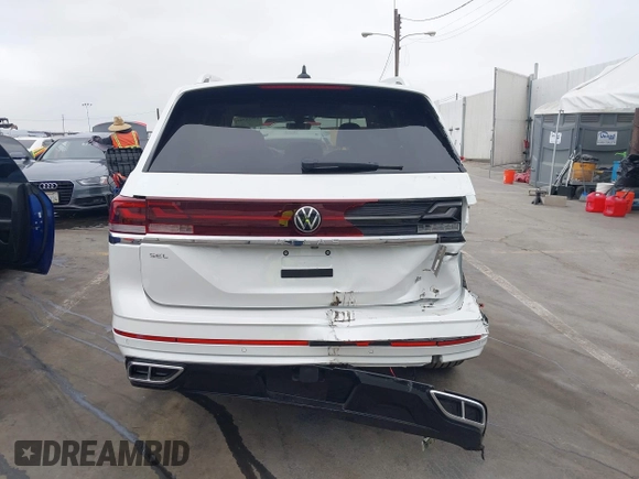 2024 Volkswagen Atlas SEL Premium R-Line with VIN 1V2FR2CA7RC543176, listed as a IAAI auction lot 42358945 with 7,066 mi miles and . Bid and sale history available at DreamBid. Image 16.
