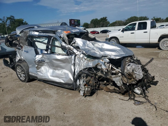 2017 Nissan Rogue SV z VIN KNMAT2MV3HP525943, wystawiony jako Copart lot #67040194 z przebiegiem Nie podano mil oraz Szkoda całkowita • Salvage title. Historia ofert i sprzedaży dostępna na DreamBid. Obrazek 4.