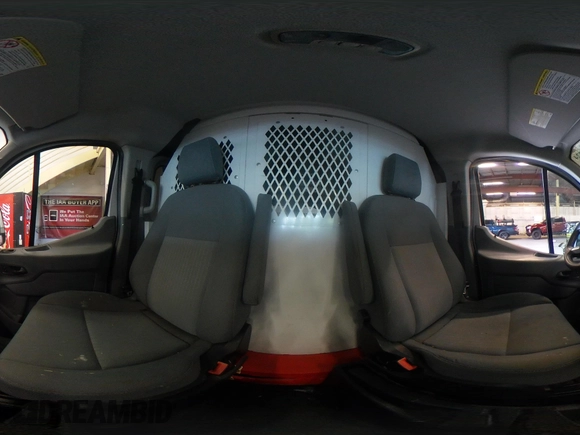 2015 Ford Transit Cargo z VIN 1FTNR1ZM4FKA66250, wystawiony jako IAAI lot #42249224 z przebiegiem 86 225 mil mil oraz . Historia ofert i sprzedaży dostępna na DreamBid. Obrazek 18.