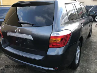 2010 Toyota Highlander with VIN 5TDZK3EH1AS010097, listed as a Copart auction lot 82418184 with 228,242 mi miles and Clean title. Bid and sale history available at DreamBid. Image 4.