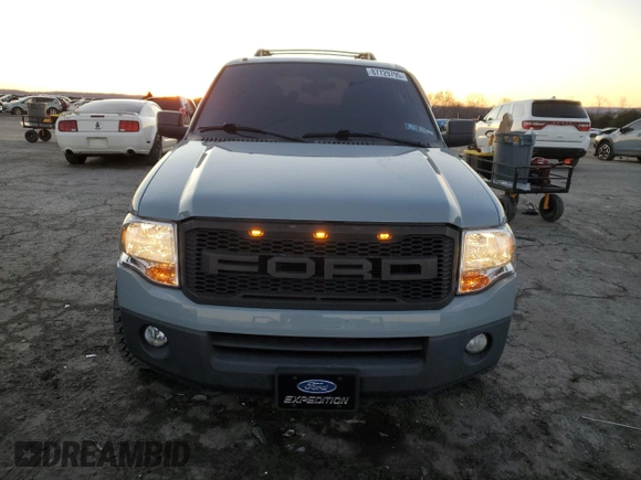 2007 Ford Expedition Max XLT with VIN 1FMFK16587LA37671, listed as a Copart auction lot 87729795 with 143,723 mi miles and Salvage title. Bid and sale history available at DreamBid. Image 5.