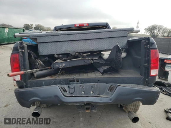 2018 Ram 1500 Express z VIN 1C6RR6KT9JS314881, wystawiony jako Copart lot #43798115 z przebiegiem Nie podano mil oraz Szkoda całkowita • Salvage title. Historia ofert i sprzedaży dostępna na DreamBid. Obrazek 6.