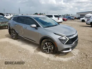 2024 Kia Sportage EX with VIN KNDPV3DFXR7289652, listed as a Copart auction lot 61652555 with 16,986 mi miles and Salvage title. Bid and sale history available at DreamBid. Image 4.