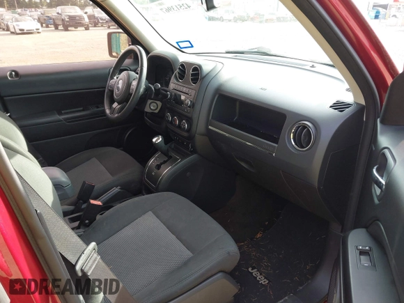 2016 Jeep Patriot Latitude with VIN 1C4NJPFB8GD562445, listed as a IAAI auction lot 42513967 with 87,991 mi miles and . Bid and sale history available at DreamBid. Image 5.