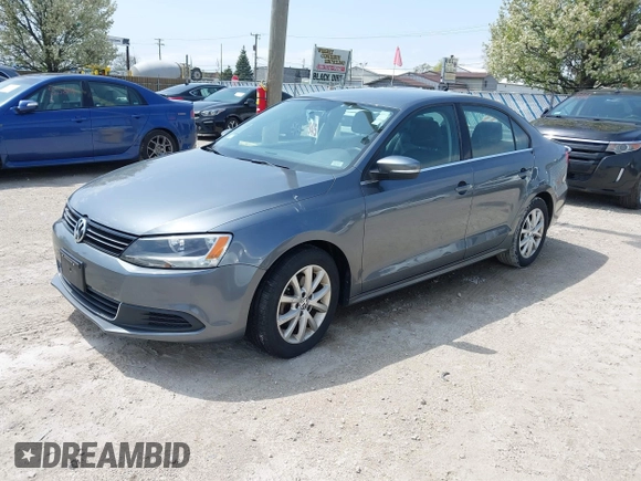 2013 Volkswagen Jetta SE z VIN 3VWDP7AJ3DM430540, wystawiony jako IAAI lot #42131097 z przebiegiem 121 838 mil mil oraz . Historia ofert i sprzedaży dostępna na DreamBid. Obrazek 2.