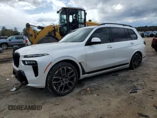2024 BMW X7 xDrive40i z VIN 5UX23EM05R9S68119, wystawiony jako Copart lot #48781615 z przebiegiem 30 718 mil mil oraz Szkoda całkowita • Salvage title. Historia ofert i sprzedaży dostępna na DreamBid. Obrazek 1.