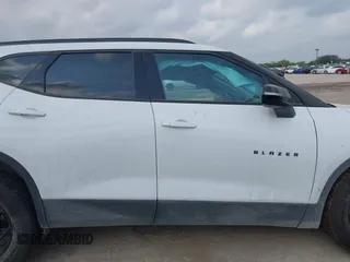 2024 Chevrolet Blazer LT с VIN 3GNKBDR43RS210038, выставлен на аукционе IAAI как лот 42144722 с пробегом 10 862 миль миль и . История ставок и продаж доступна на DreamBid. Изображение 14.