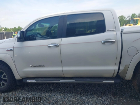 2007 Toyota Tundra LTD with VIN 5TBDV58167S488187, listed as a IAAI auction lot 42113431 with 242,650 mi miles. Bid and sale history available at carsss.com. Image 14.