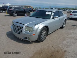 2005 Chrysler 300 with VIN 2C3JA63H05H693522, listed as a IAAI auction lot 41847279 with 162,037 mi miles. Bid and sale history available at carsss.com. Image 17.