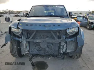 2020 Land Rover Defender SE z VIN SALEPEEU6L2025416, wystawiony jako Copart lot #85045544 z przebiegiem 36 906 mil mil oraz Szkoda całkowita • Salvage title. Historia ofert i sprzedaży dostępna na DreamBid. Obrazek 5.