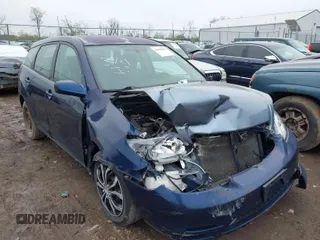 2005 Toyota Matrix STD with VIN 2T1KR32E95C351849, listed as a IAAI auction lot 41995695 with 258,405 mi miles. Bid and sale history available at carsss.com. Image 1.