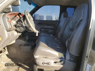 2002 Dodge 2500 z VIN 3B7KF23C42M275654, wystawiony jako Copart lot #42390515 z przebiegiem 196 718 mil mil oraz Szkoda całkowita • Salvage title. Historia ofert i sprzedaży dostępna na DreamBid. Obrazek 7.
