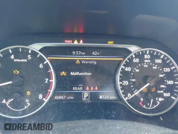 2021 Nissan Sentra SR with VIN 3N1AB8DV4MY331763, listed as a IAAI auction lot 40889192 with 46,867 mi miles and . Bid and sale history available at DreamBid. Image 7.