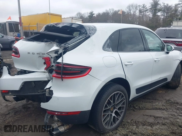 2018 Porsche Macan with VIN WP1AA2A56JLB18768, listed as a IAAI auction lot 41653261 with 56,993 mi miles. Bid and sale history available at carsss.com. Image 4.