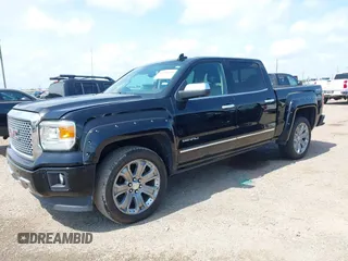 2015 GMC Sierra 1500 Denali z VIN 3GTU2WEJ9FG386812, wystawiony jako IAAI lot #42381651 z przebiegiem 138 009 mil mil oraz . Historia ofert i sprzedaży dostępna na DreamBid. Obrazek 17.