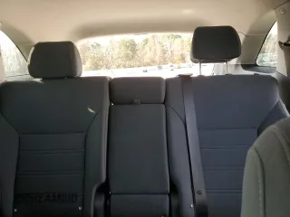 2020 Kia Sorento LX z VIN 5XYPG4A54LG620991, wystawiony jako Copart lot #83208104 z przebiegiem 77 189 mil mil oraz Szkoda całkowita • Salvage title. Historia ofert i sprzedaży dostępna na DreamBid. Obrazek 10.