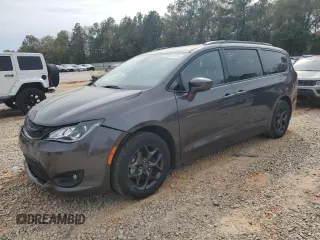 2018 Chrysler Pacifica Touring L Plus z VIN 2C4RC1EG6JR197743, wystawiony jako Copart lot #50411015 z przebiegiem 81 282 mil mil oraz Szkody całkowita. Historia ofert i sprzedaży dostępna na DreamBid. Obrazek 1.