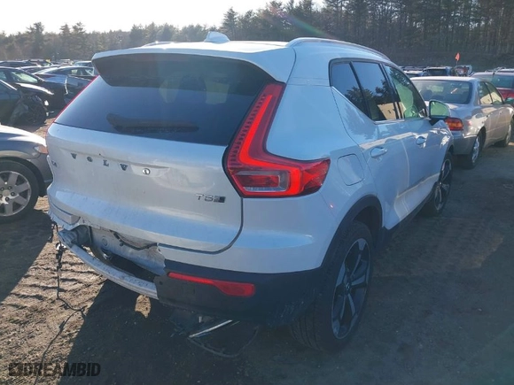 2019 Volvo XC40 Inscription with VIN YV4162UL3K2110466, listed as a IAAI auction lot 41693547 with 73,737 mi miles. Bid and sale history available at carsss.com. Image 4.