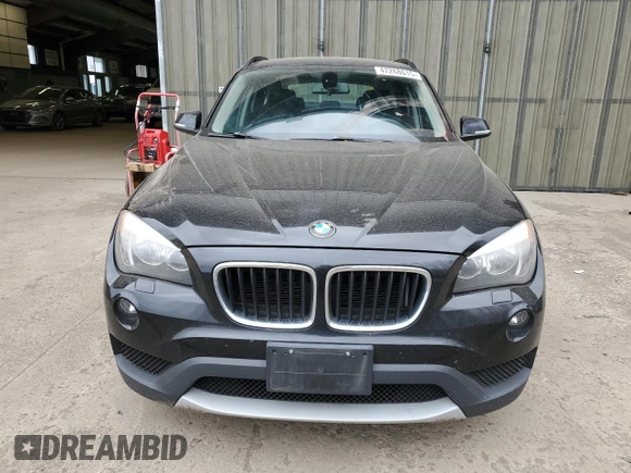 2014 BMW X1 xDrive28i with VIN WBAVL1C56EVY18897, listed as a Copart auction lot 47268615 with 270,512 mi miles and Clean Title. Bid and sale history available at carsss.com. Image 5.