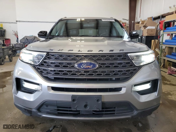 2022 Ford Explorer XLT with VIN 1FMSK8DHXNGB59751, listed as a Copart auction lot 50328465 with 53,443 mi miles and Clean Title. Bid and sale history available at carsss.com. Image 5.