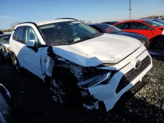 2023 Toyota RAV4 XLE with VIN 2T3P1RFV4PW339921, listed as a Copart auction lot 89266675 with 35,580 mi miles and Salvage Title. Bid and sale history available at carsss.com. Image 4.