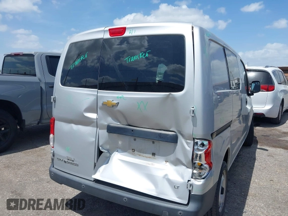 2015 Chevrolet City Express Cargo LT z VIN 3N63M0ZN1FK702603, wystawiony jako IAAI lot #39793062 z przebiegiem 101 593 mil mil oraz . Historia ofert i sprzedaży dostępna na DreamBid. Obrazek 4.