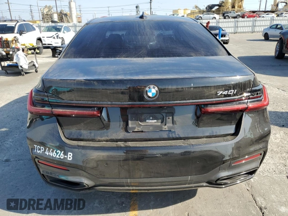 2022 BMW 7 Series 740i with VIN WBA7T2C07NCH95602, listed as a Copart auction lot 72067674 with 136,950 mi miles and Salvage Title. Bid and sale history available at carsss.com. Image 6.