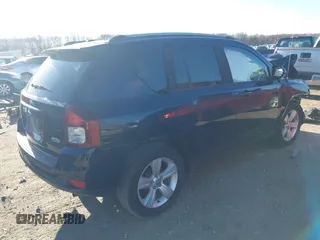 2015 Jeep Compass Latitude with VIN 1C4NJCEB4FD400322, listed as a IAAI auction lot 41802399 with 139,060 mi miles. Bid and sale history available at carsss.com. Image 4.