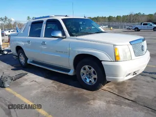 2003 Cadillac Escalade EXT with VIN 3GYEK63N63G284268, listed as a IAAI auction lot 41195141 with 147,355 mi miles. Bid and sale history available at carsss.com. Image 1.